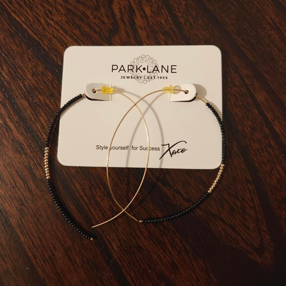 Park Lane Jewelry gold hoop earrings with black beads and gold accents #parklane